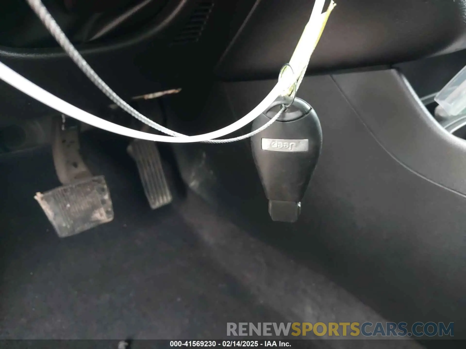 11 Photograph of a damaged car 1C4PJLCB0KD241773 JEEP CHEROKEE 2019