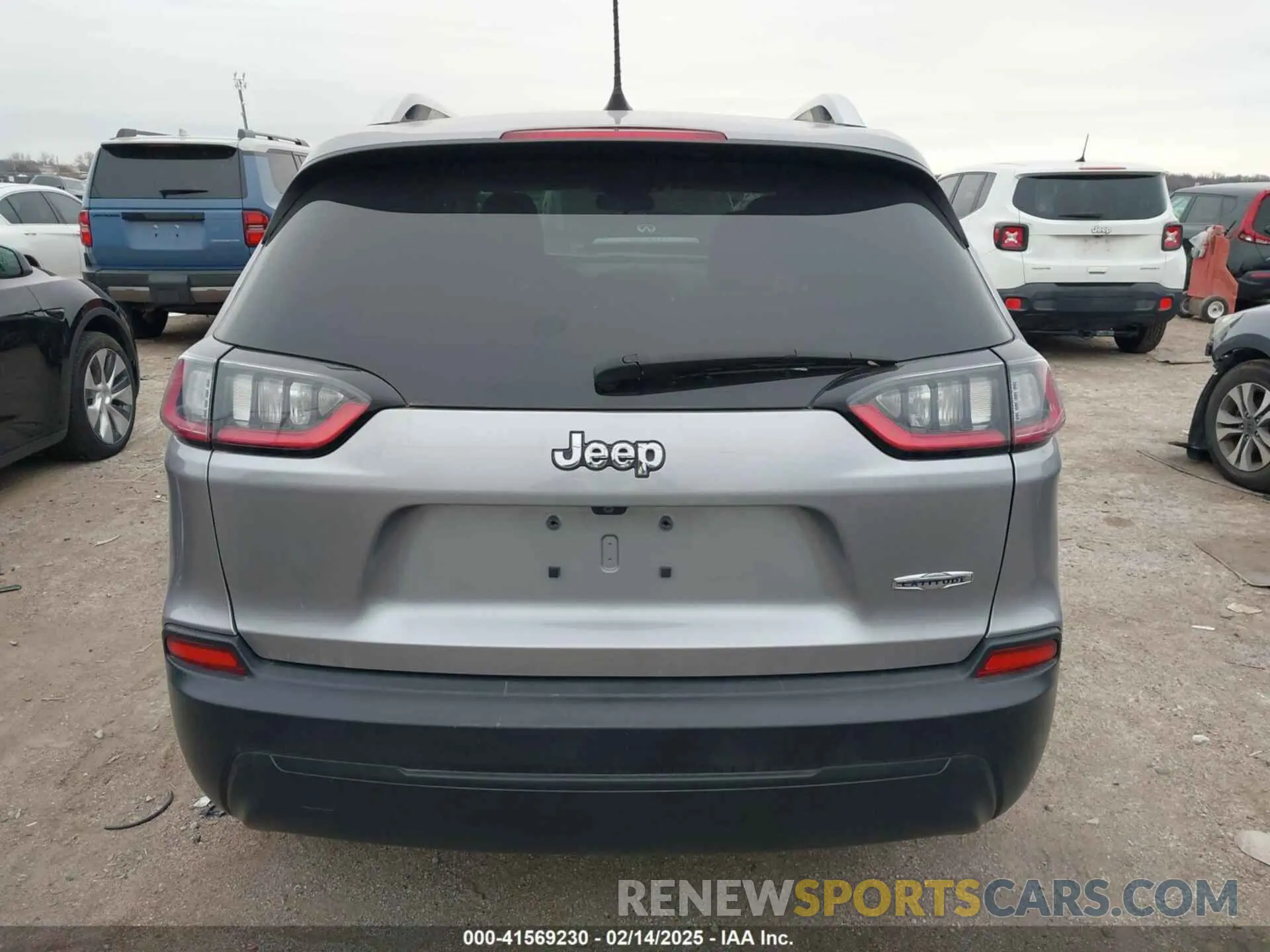 16 Photograph of a damaged car 1C4PJLCB0KD241773 JEEP CHEROKEE 2019