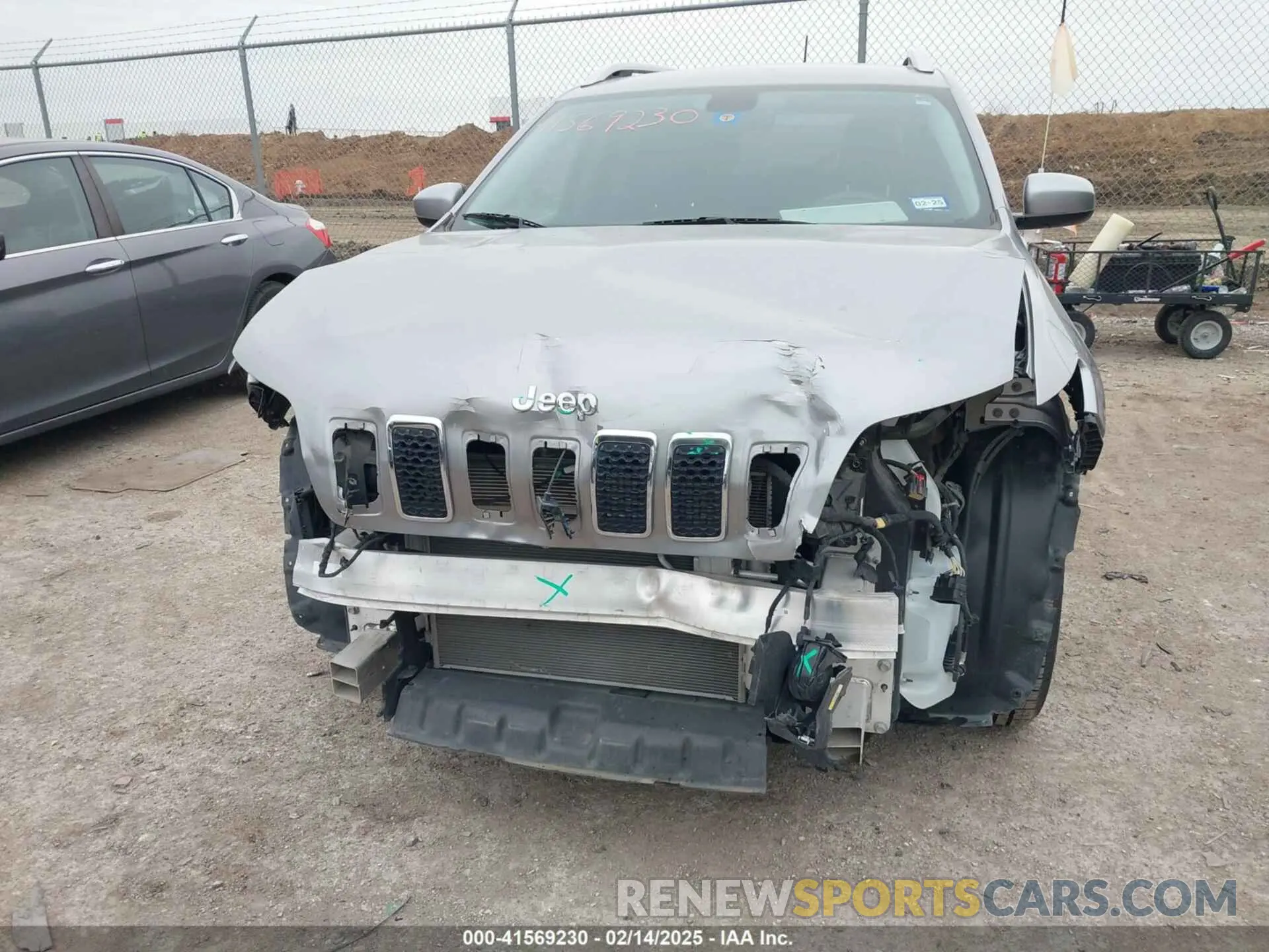 6 Photograph of a damaged car 1C4PJLCB0KD241773 JEEP CHEROKEE 2019