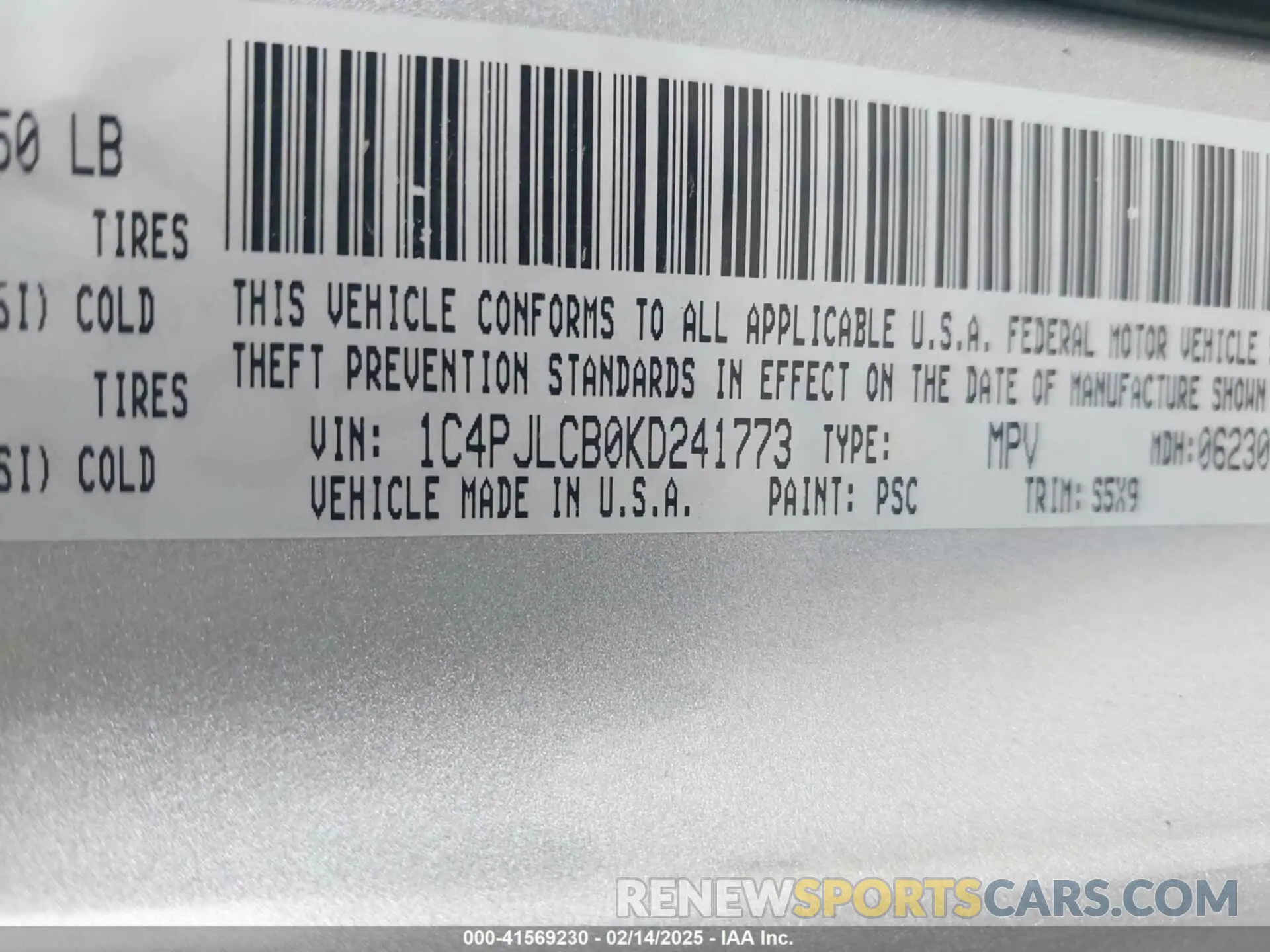 9 Photograph of a damaged car 1C4PJLCB0KD241773 JEEP CHEROKEE 2019