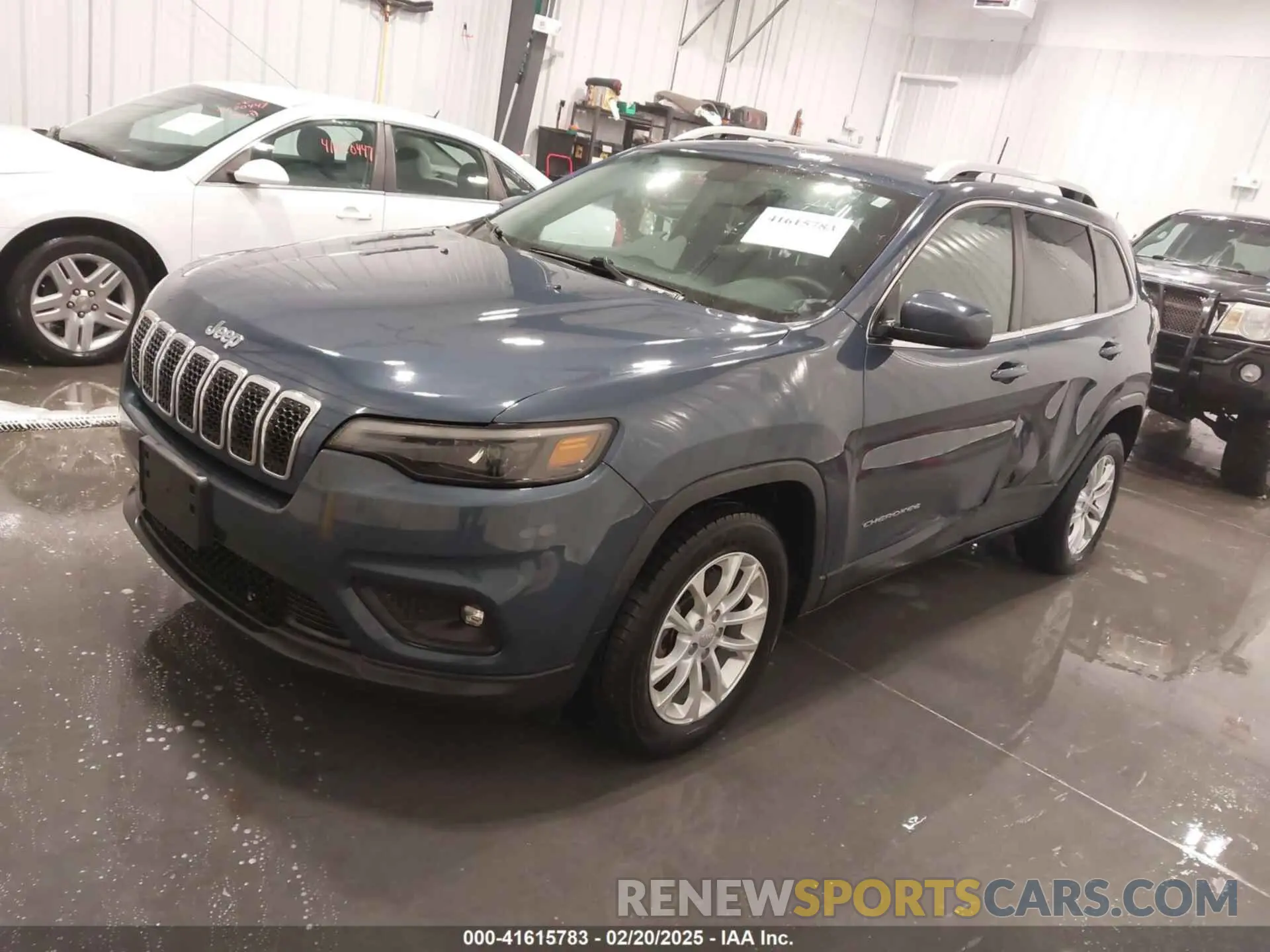 2 Photograph of a damaged car 1C4PJLCB0KD434554 JEEP CHEROKEE 2019