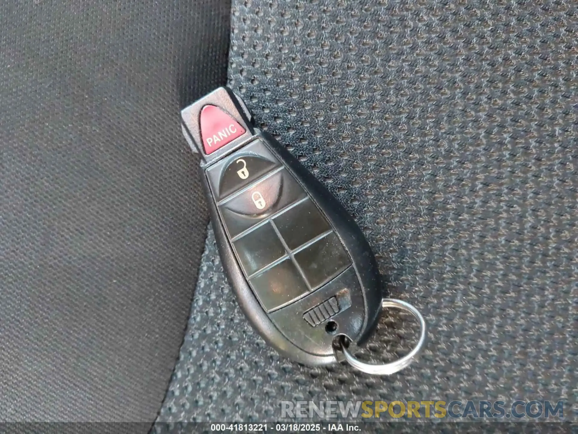 11 Photograph of a damaged car 1C4PJLCB1KD128463 JEEP CHEROKEE 2019