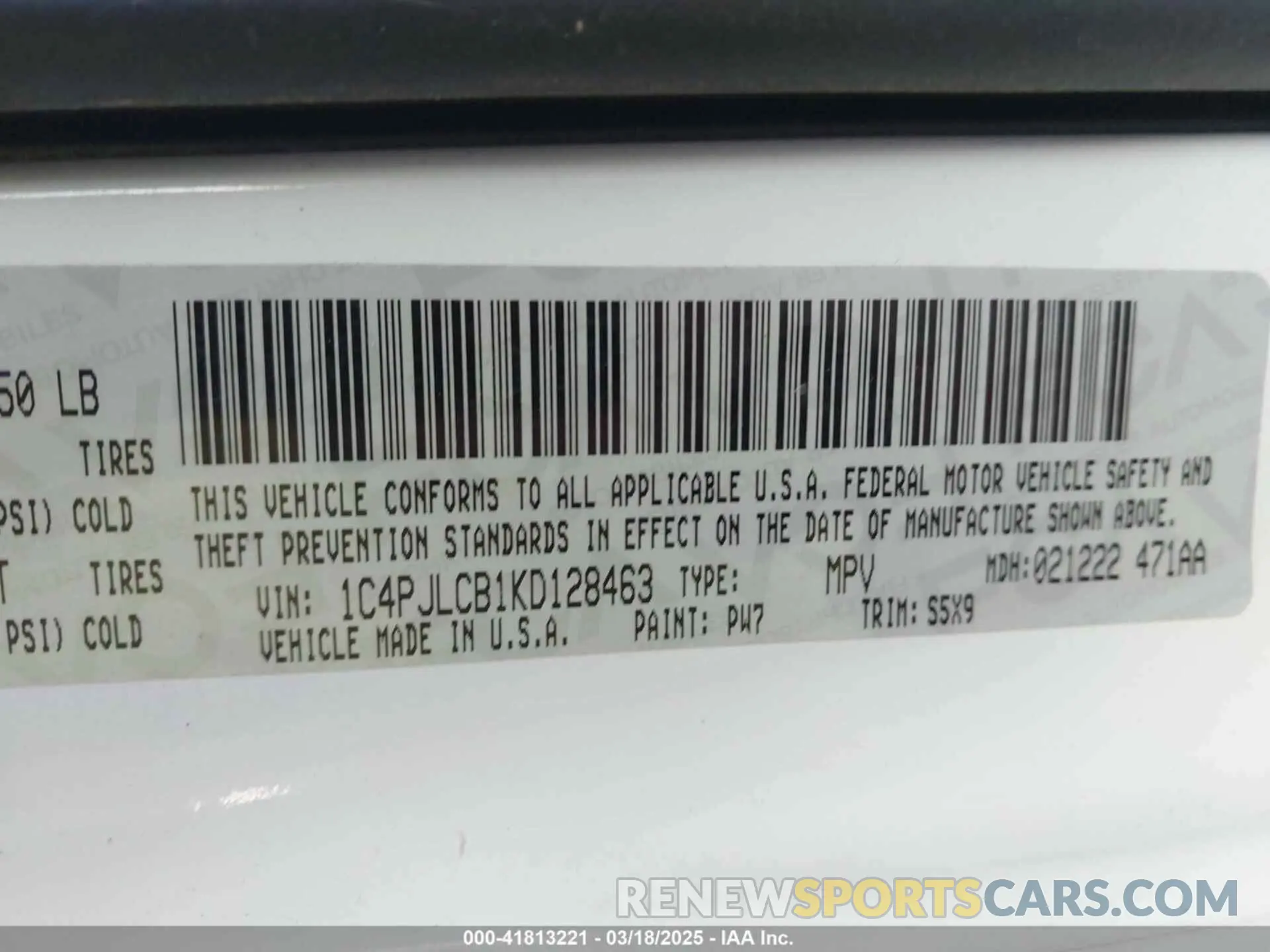 9 Photograph of a damaged car 1C4PJLCB1KD128463 JEEP CHEROKEE 2019