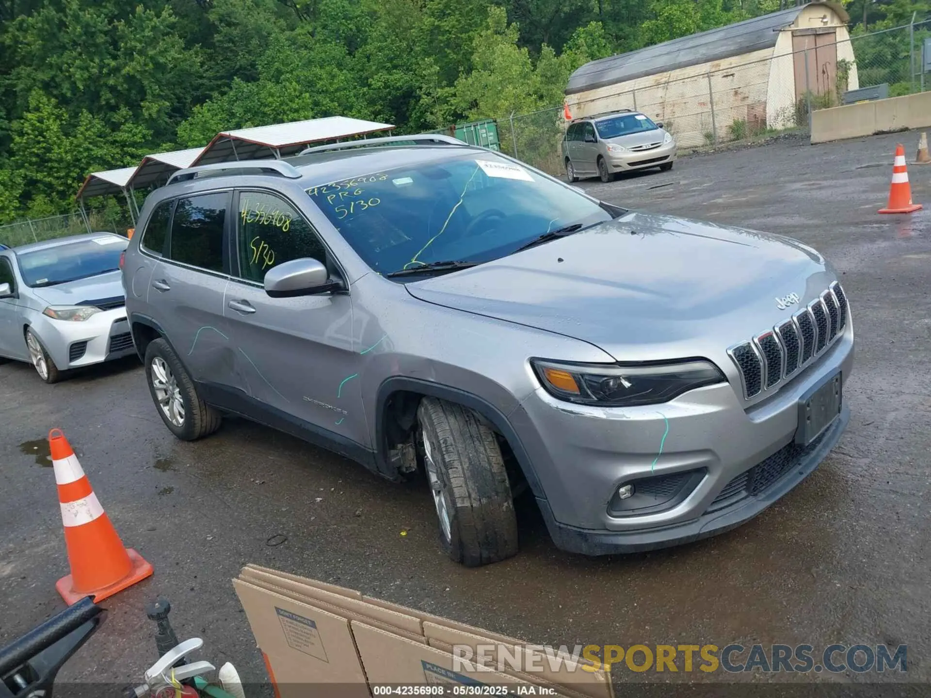1 Photograph of a damaged car 1C4PJLCB1KD164721 JEEP CHEROKEE 2019