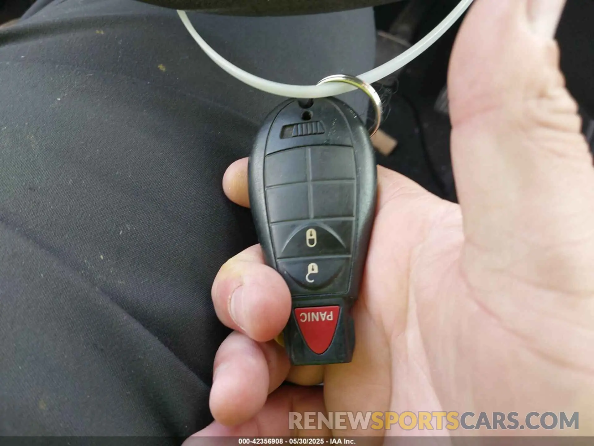 11 Photograph of a damaged car 1C4PJLCB1KD164721 JEEP CHEROKEE 2019