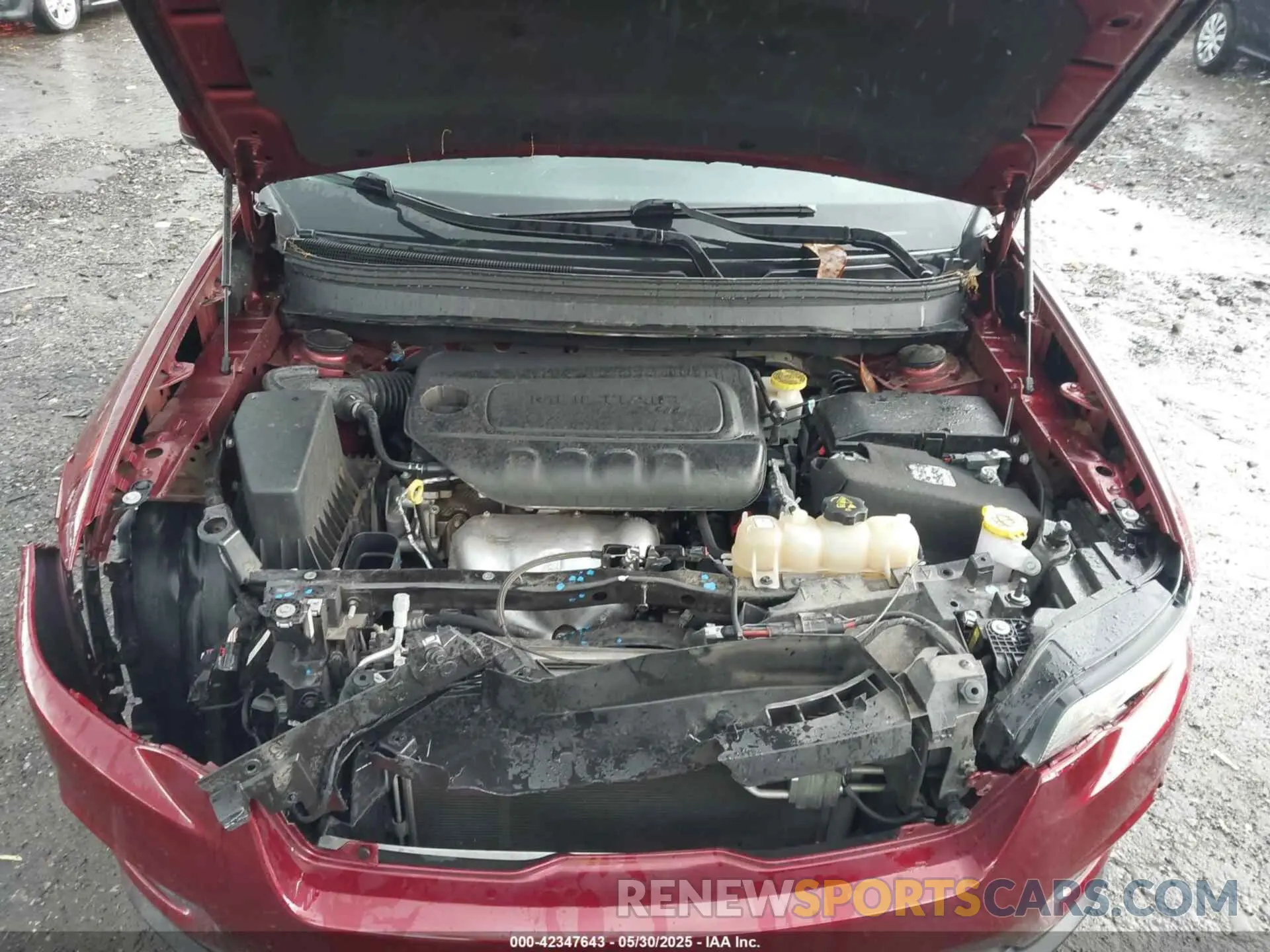 10 Photograph of a damaged car 1C4PJLCB1KD241460 JEEP CHEROKEE 2019