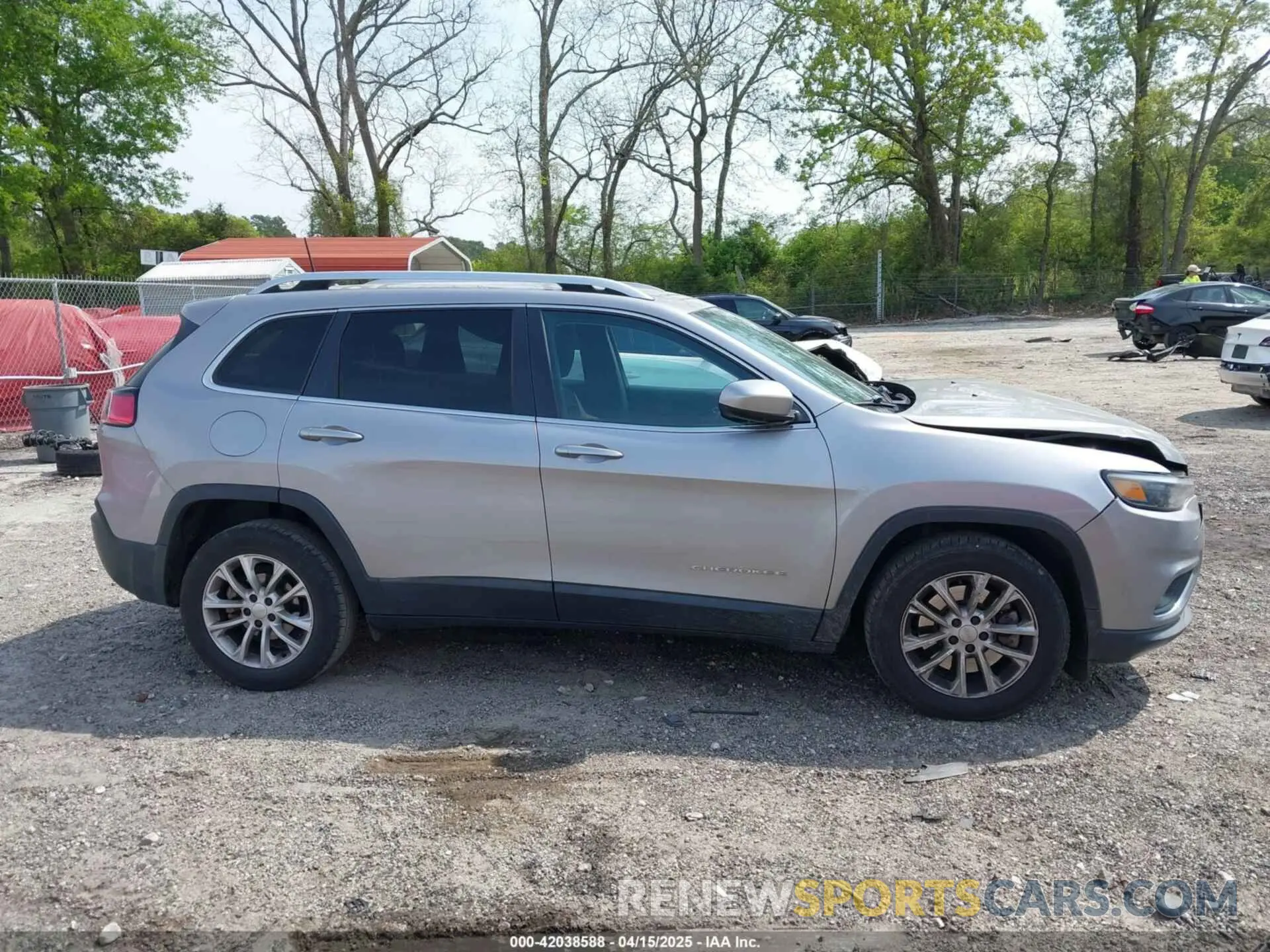 13 Photograph of a damaged car 1C4PJLCB1KD373537 JEEP CHEROKEE 2019