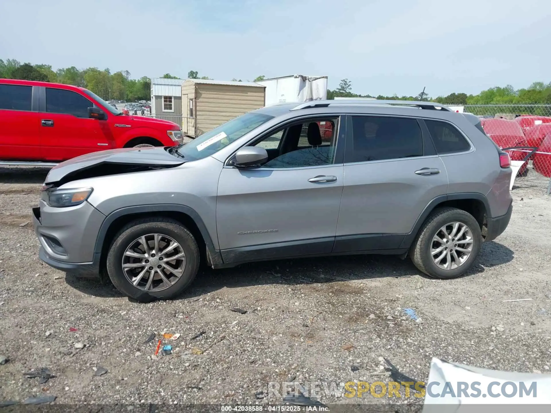 14 Photograph of a damaged car 1C4PJLCB1KD373537 JEEP CHEROKEE 2019