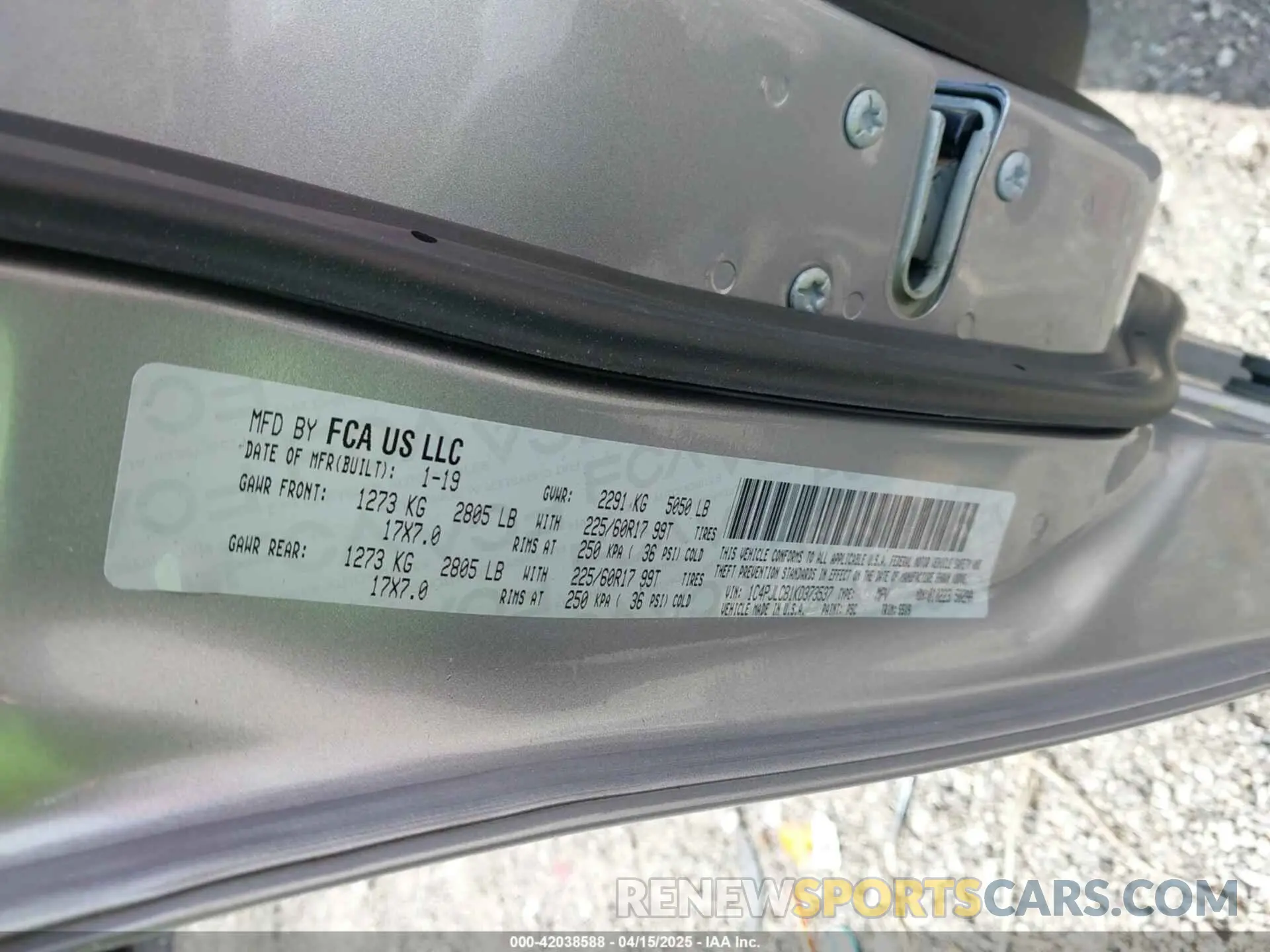 9 Photograph of a damaged car 1C4PJLCB1KD373537 JEEP CHEROKEE 2019
