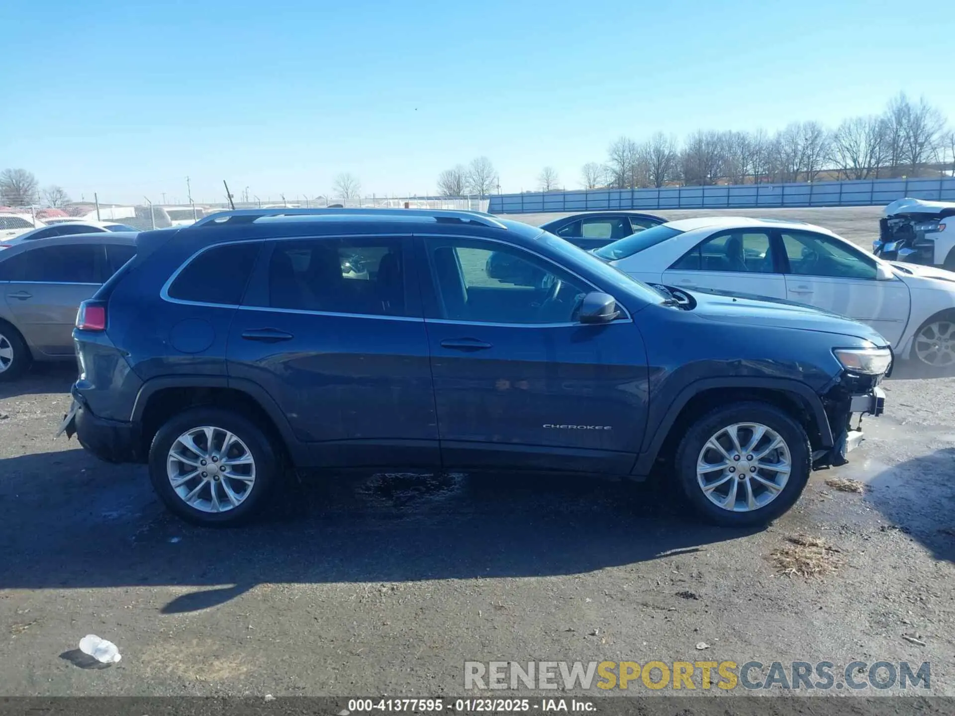 13 Photograph of a damaged car 1C4PJLCB1KD381721 JEEP CHEROKEE 2019