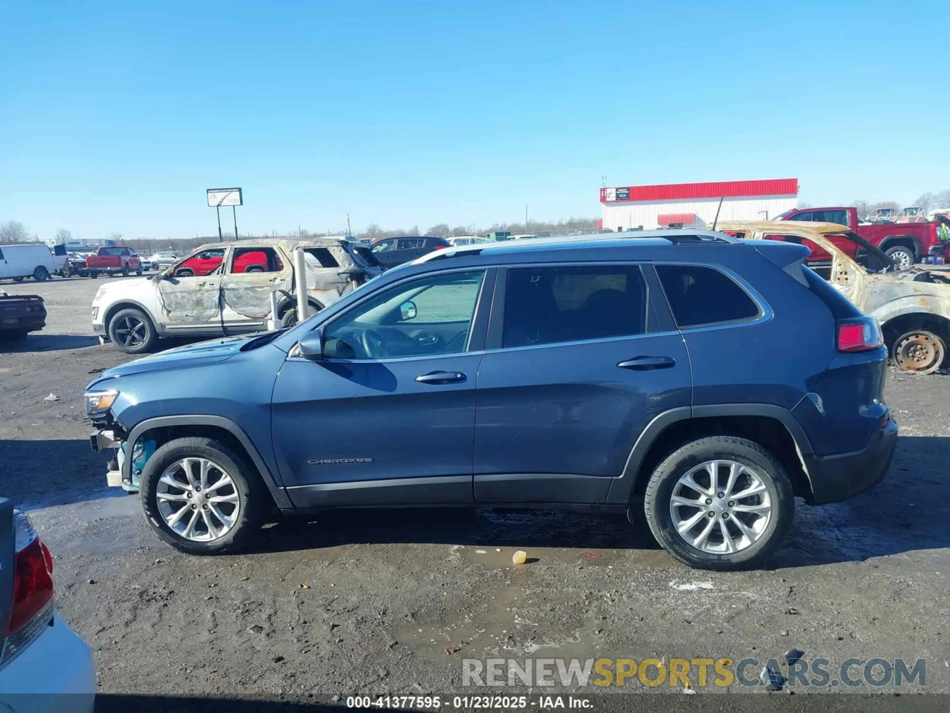 14 Photograph of a damaged car 1C4PJLCB1KD381721 JEEP CHEROKEE 2019