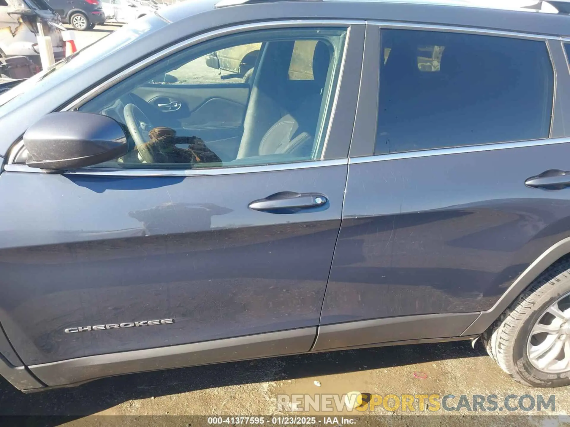 20 Photograph of a damaged car 1C4PJLCB1KD381721 JEEP CHEROKEE 2019
