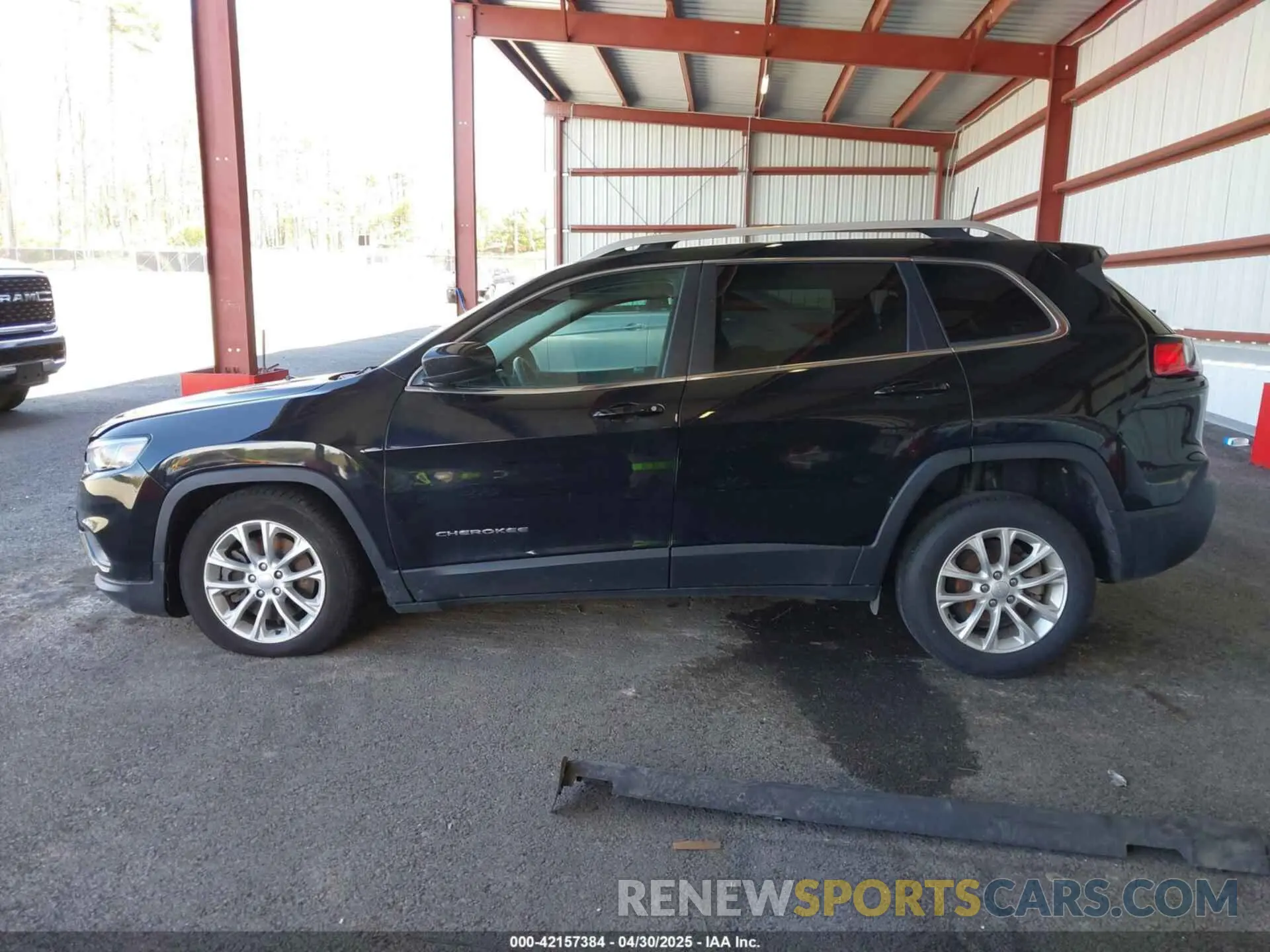 14 Photograph of a damaged car 1C4PJLCB1KD444428 JEEP CHEROKEE 2019