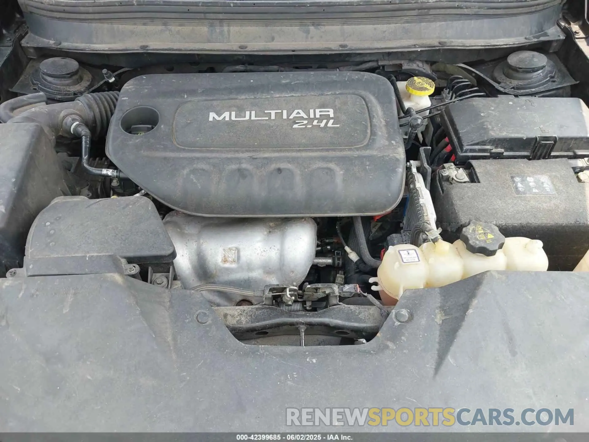 10 Photograph of a damaged car 1C4PJLCB2KD114541 JEEP CHEROKEE 2019