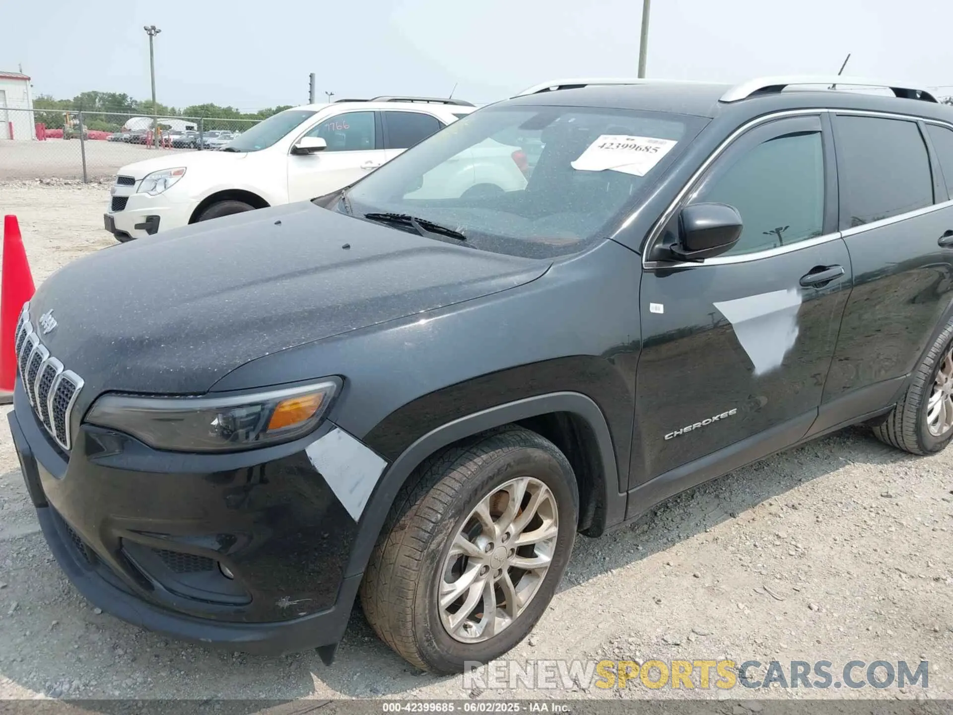 6 Photograph of a damaged car 1C4PJLCB2KD114541 JEEP CHEROKEE 2019