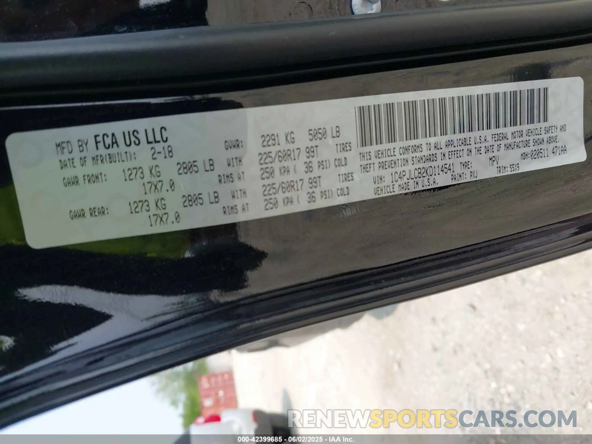9 Photograph of a damaged car 1C4PJLCB2KD114541 JEEP CHEROKEE 2019