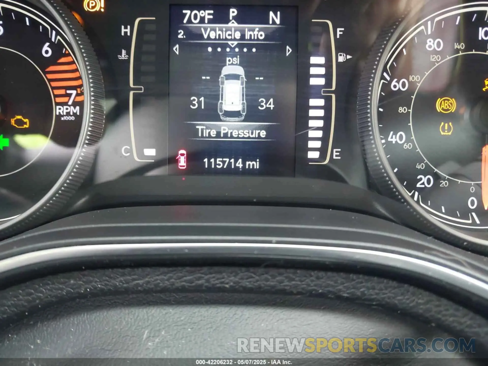 16 Photograph of a damaged car 1C4PJLCB2KD120503 JEEP CHEROKEE 2019