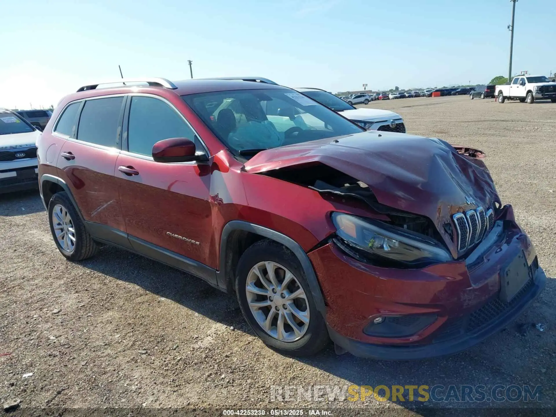 1 Photograph of a damaged car 1C4PJLCB2KD129024 JEEP CHEROKEE 2019