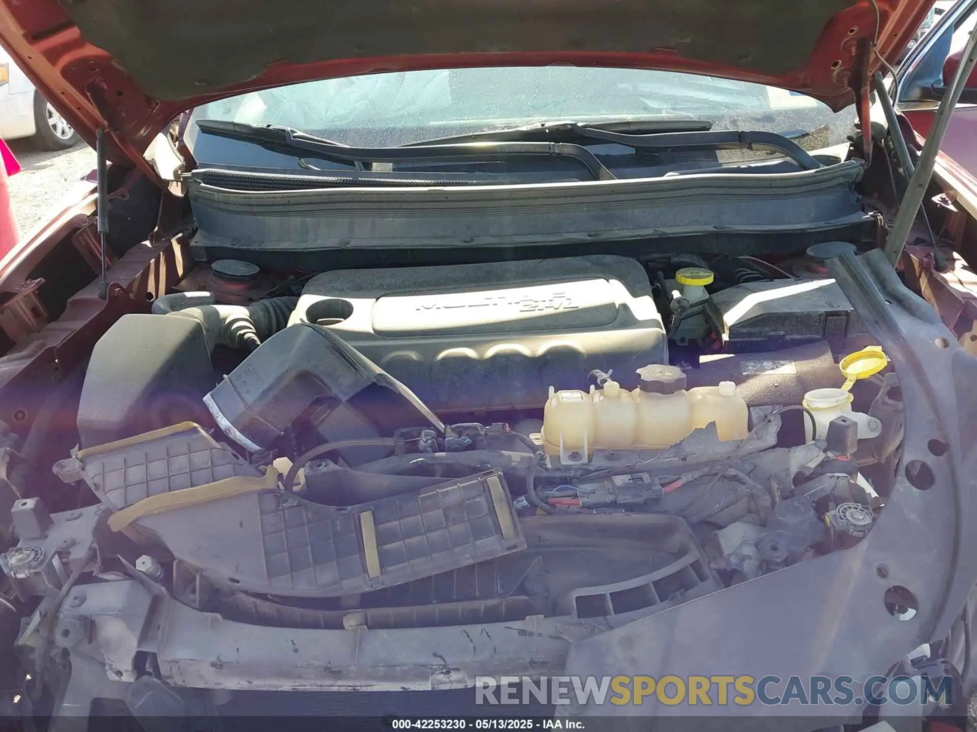 10 Photograph of a damaged car 1C4PJLCB2KD129024 JEEP CHEROKEE 2019