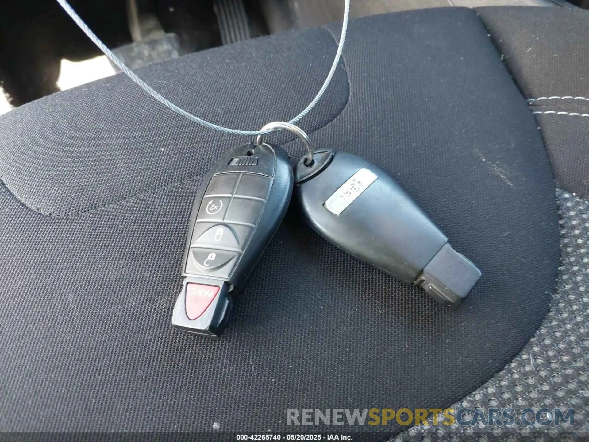11 Photograph of a damaged car 1C4PJLCB2KD285726 JEEP CHEROKEE 2019