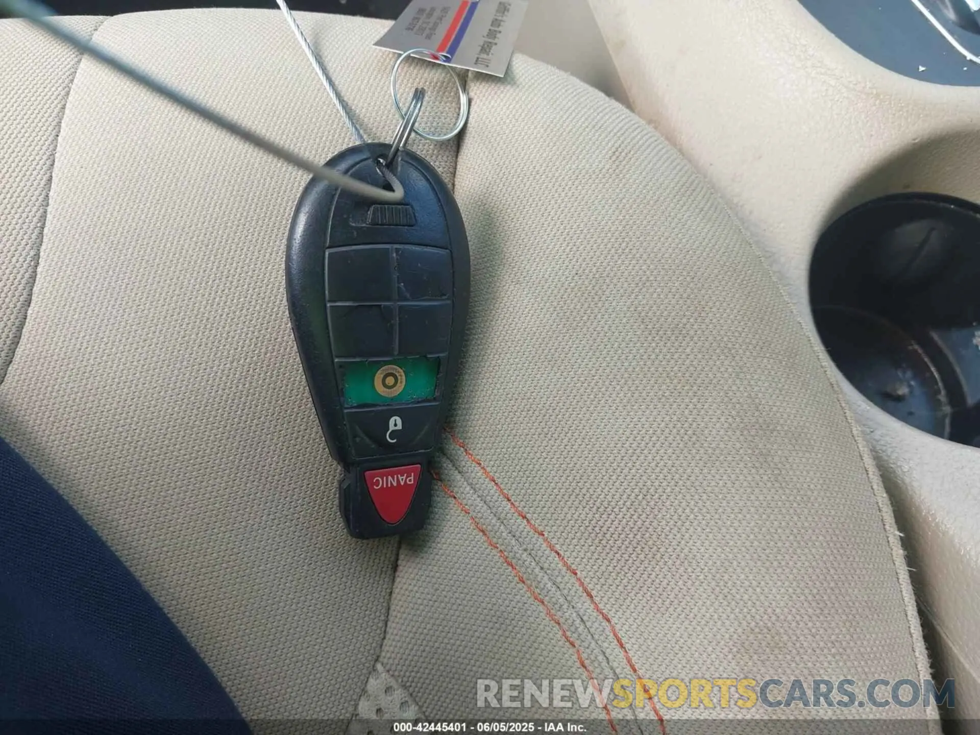 11 Photograph of a damaged car 1C4PJLCB2KD325965 JEEP CHEROKEE 2019