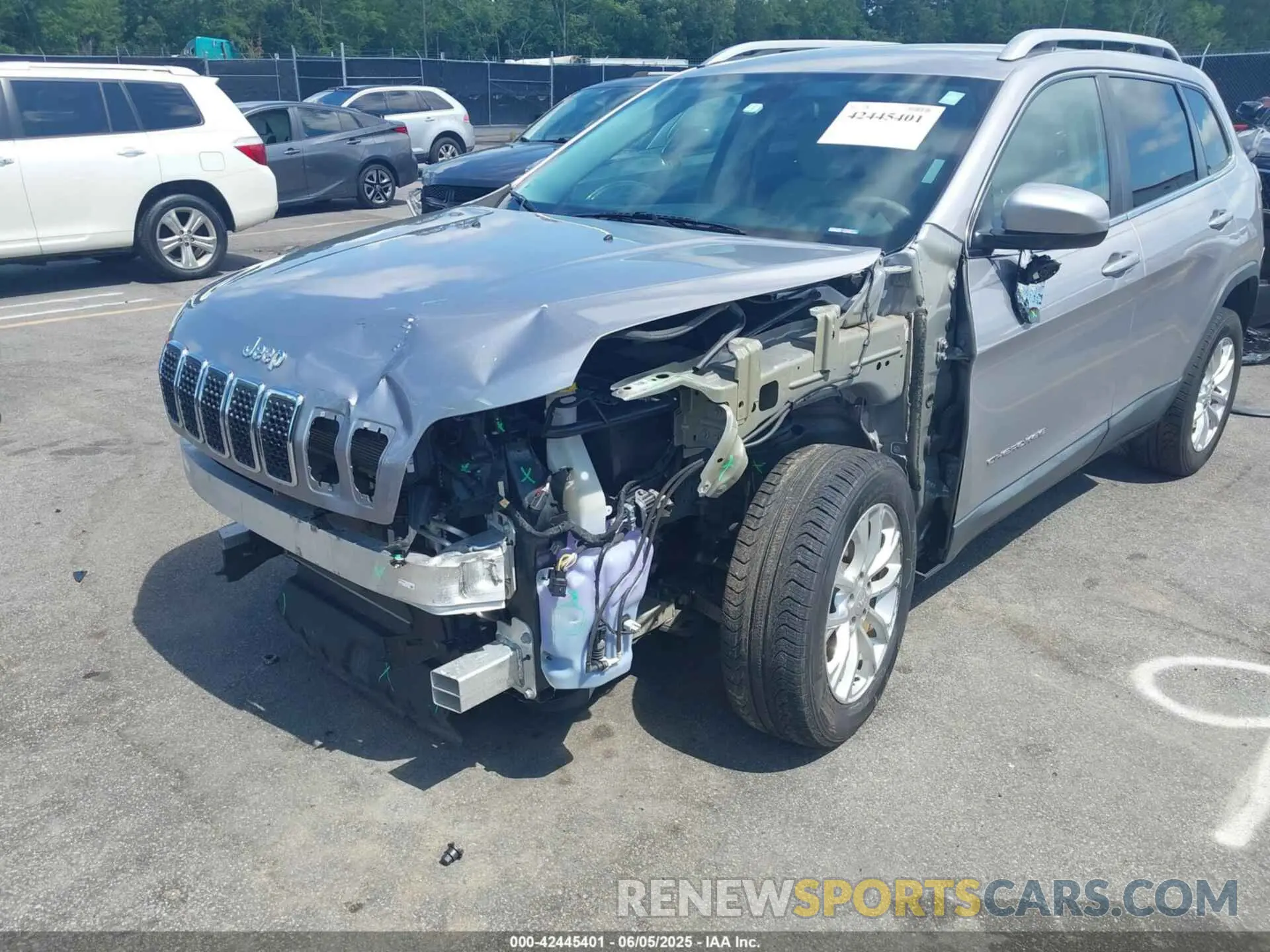 6 Photograph of a damaged car 1C4PJLCB2KD325965 JEEP CHEROKEE 2019