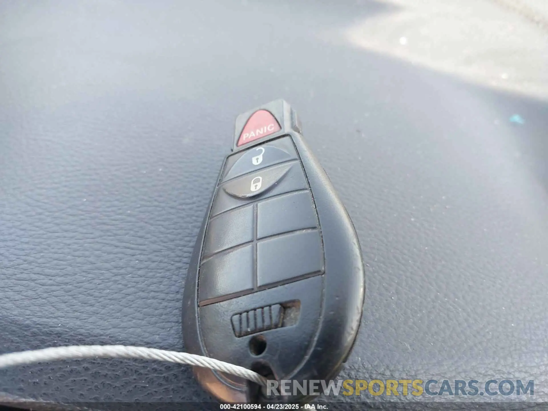 11 Photograph of a damaged car 1C4PJLCB2KD474165 JEEP CHEROKEE 2019