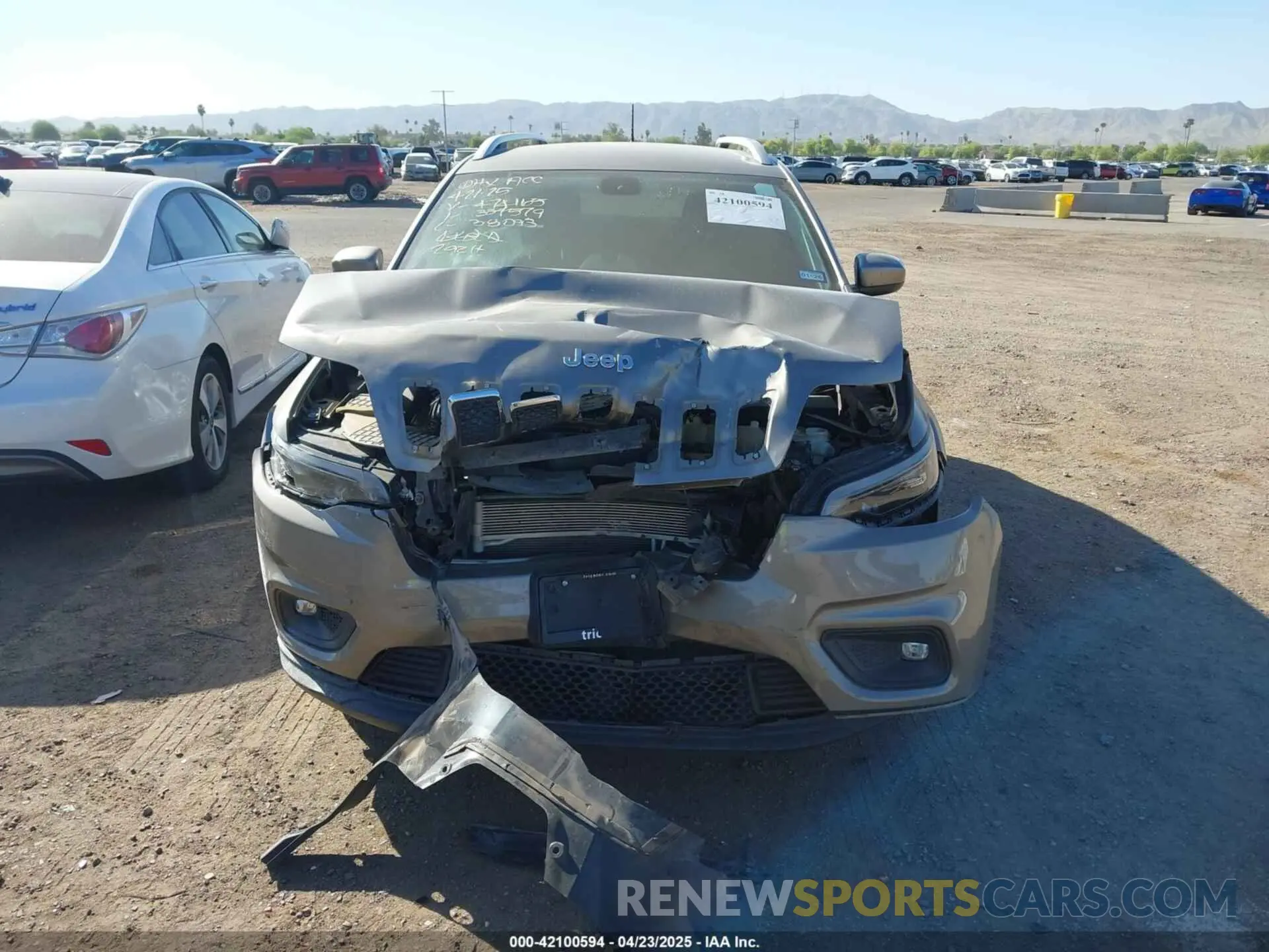 12 Photograph of a damaged car 1C4PJLCB2KD474165 JEEP CHEROKEE 2019