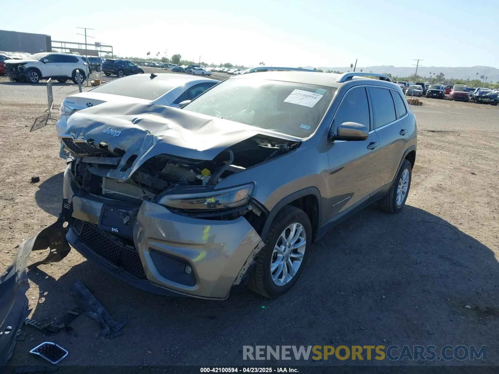 2 Photograph of a damaged car 1C4PJLCB2KD474165 JEEP CHEROKEE 2019