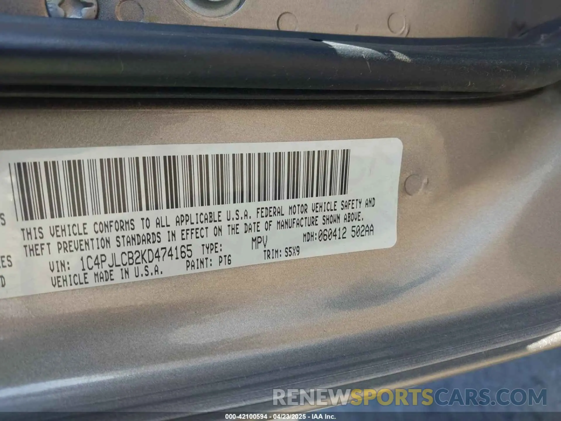 9 Photograph of a damaged car 1C4PJLCB2KD474165 JEEP CHEROKEE 2019