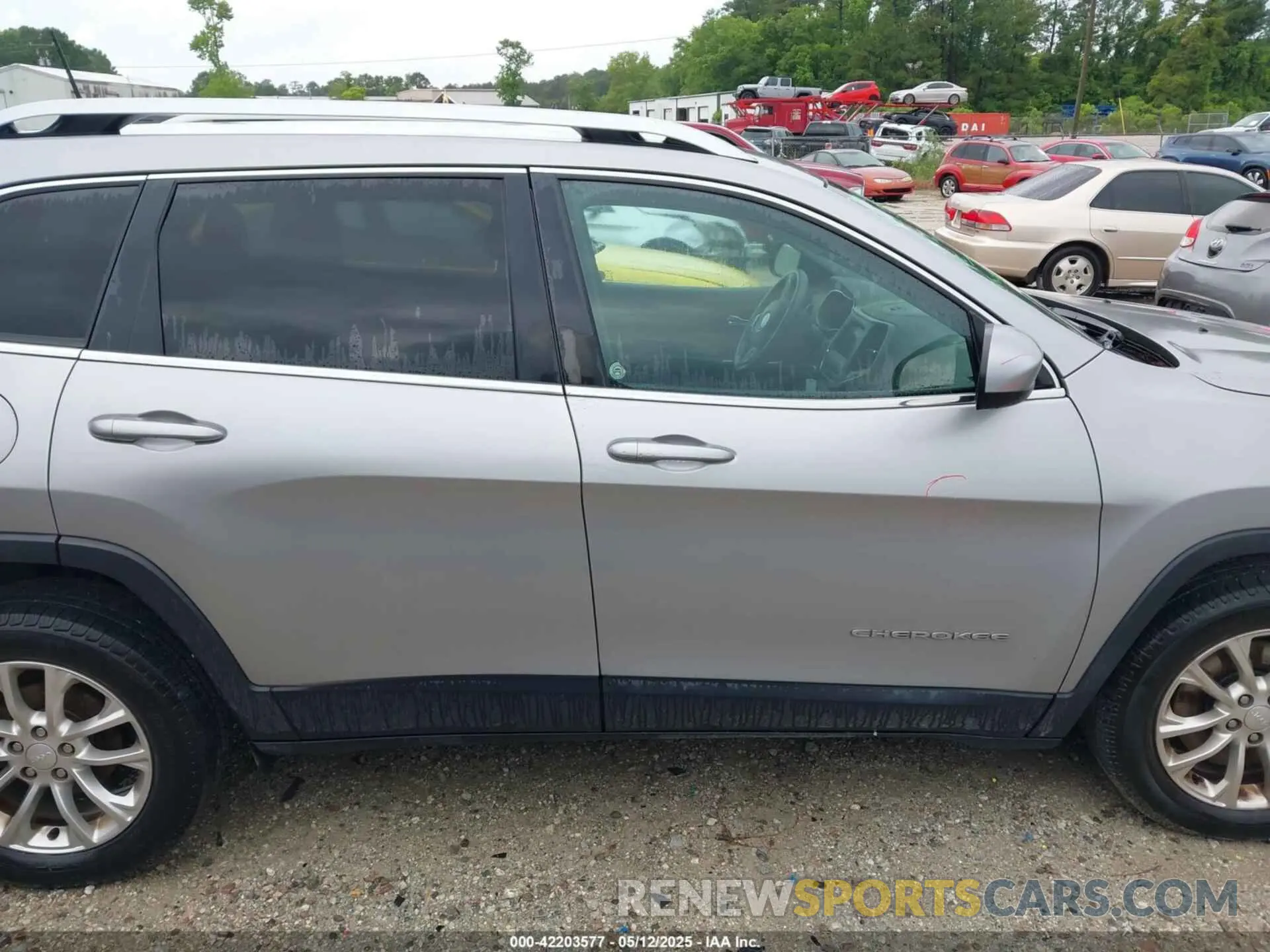 13 Photograph of a damaged car 1C4PJLCB3KD145135 JEEP CHEROKEE 2019
