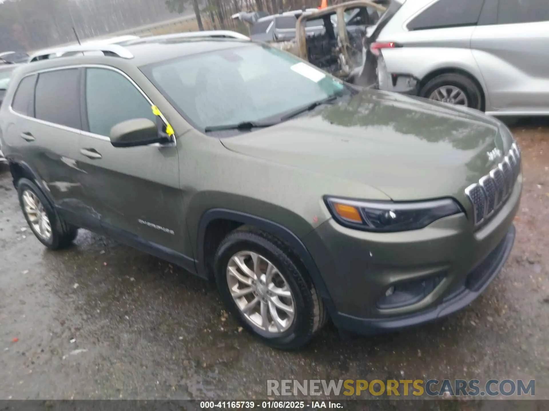 1 Photograph of a damaged car 1C4PJLCB3KD241170 JEEP CHEROKEE 2019
