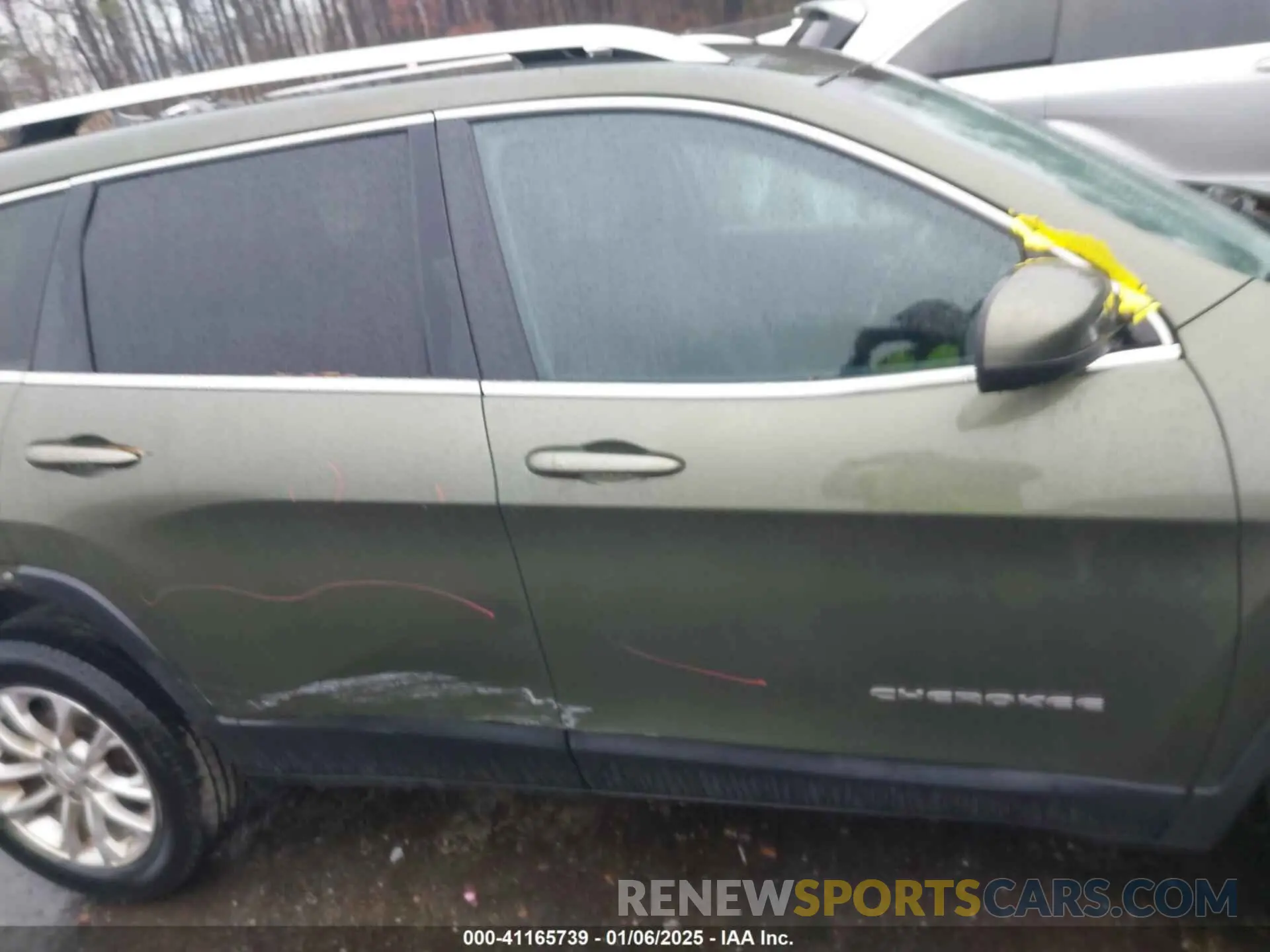 13 Photograph of a damaged car 1C4PJLCB3KD241170 JEEP CHEROKEE 2019