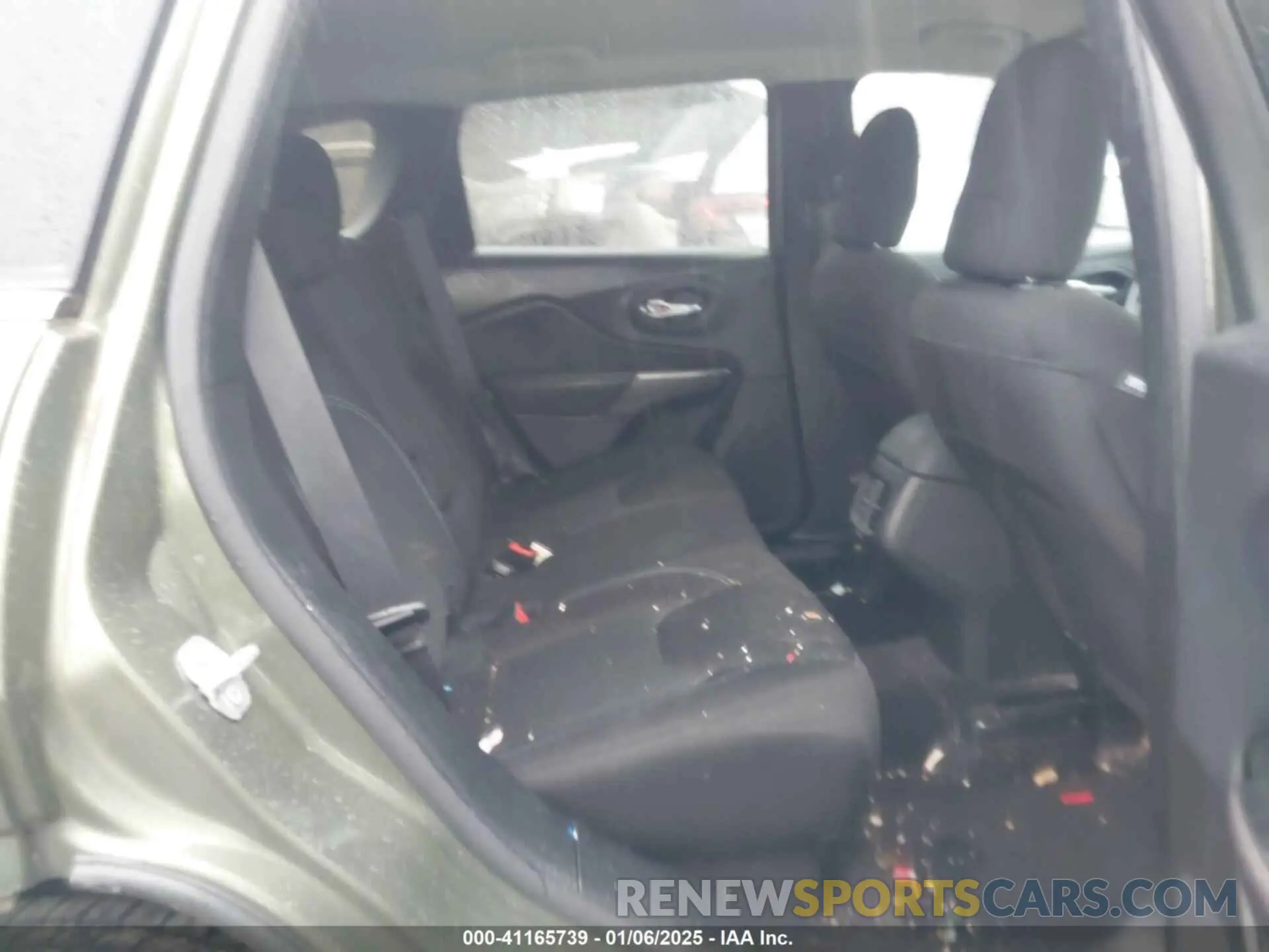 8 Photograph of a damaged car 1C4PJLCB3KD241170 JEEP CHEROKEE 2019
