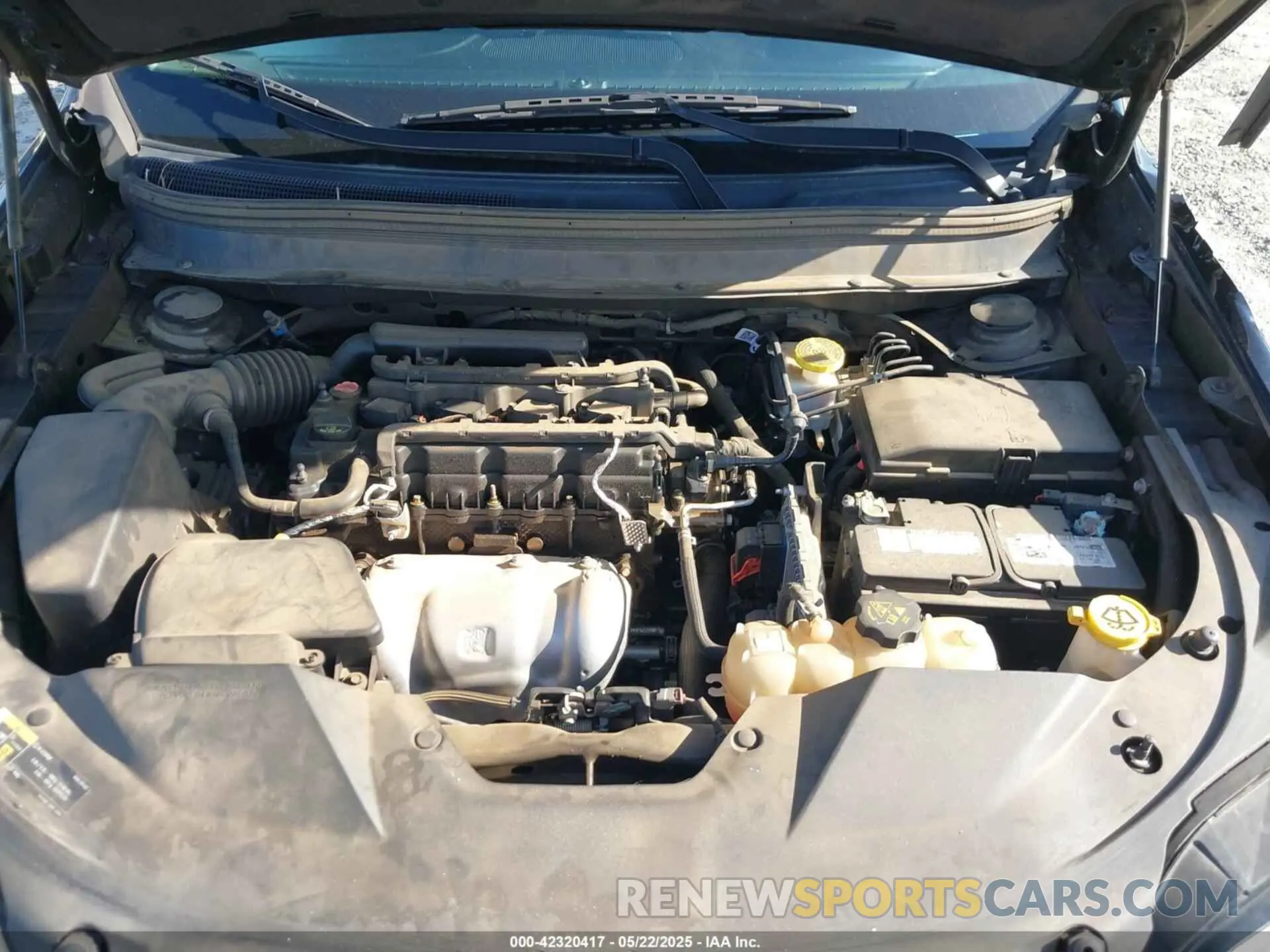 10 Photograph of a damaged car 1C4PJLCB3KD248264 JEEP CHEROKEE 2019