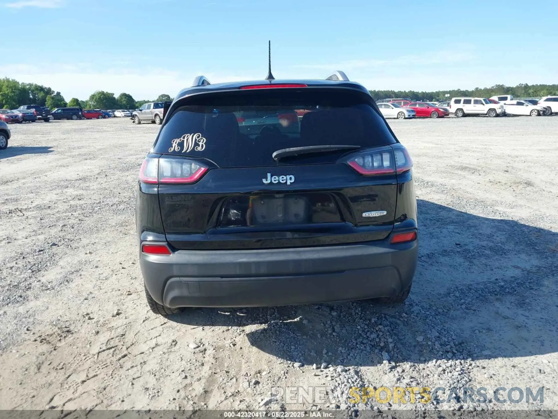 16 Photograph of a damaged car 1C4PJLCB3KD248264 JEEP CHEROKEE 2019