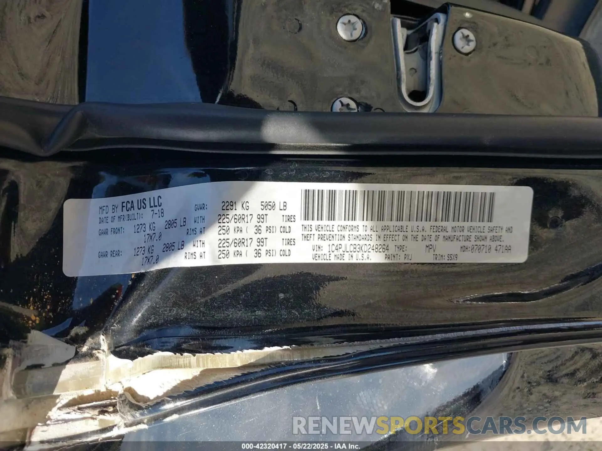 9 Photograph of a damaged car 1C4PJLCB3KD248264 JEEP CHEROKEE 2019