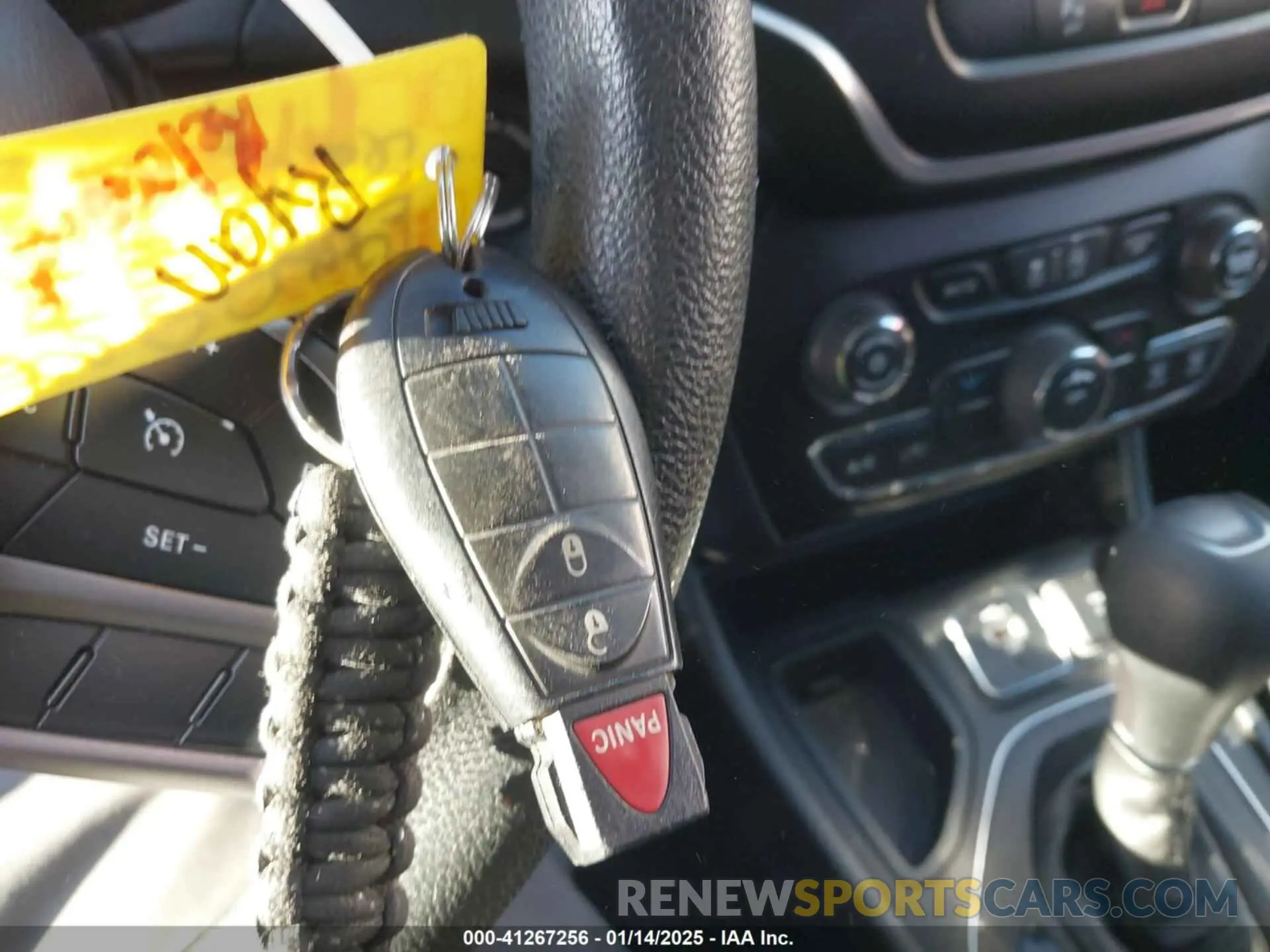 11 Photograph of a damaged car 1C4PJLCB3KD370932 JEEP CHEROKEE 2019
