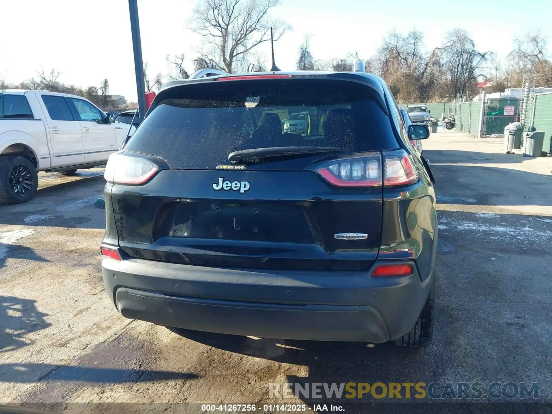16 Photograph of a damaged car 1C4PJLCB3KD370932 JEEP CHEROKEE 2019