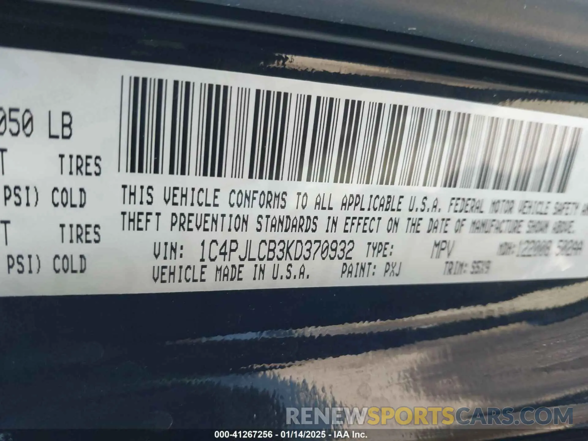 9 Photograph of a damaged car 1C4PJLCB3KD370932 JEEP CHEROKEE 2019