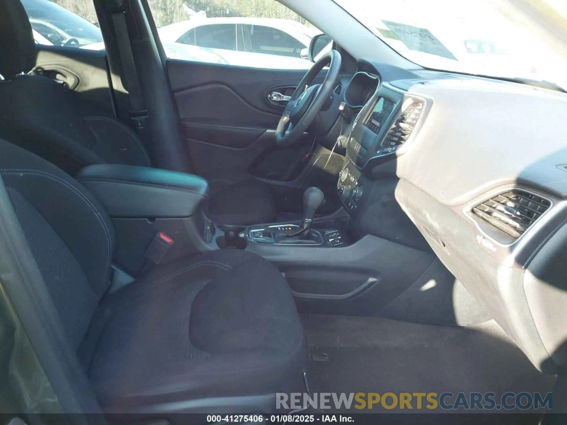 5 Photograph of a damaged car 1C4PJLCB3KD416517 JEEP CHEROKEE 2019