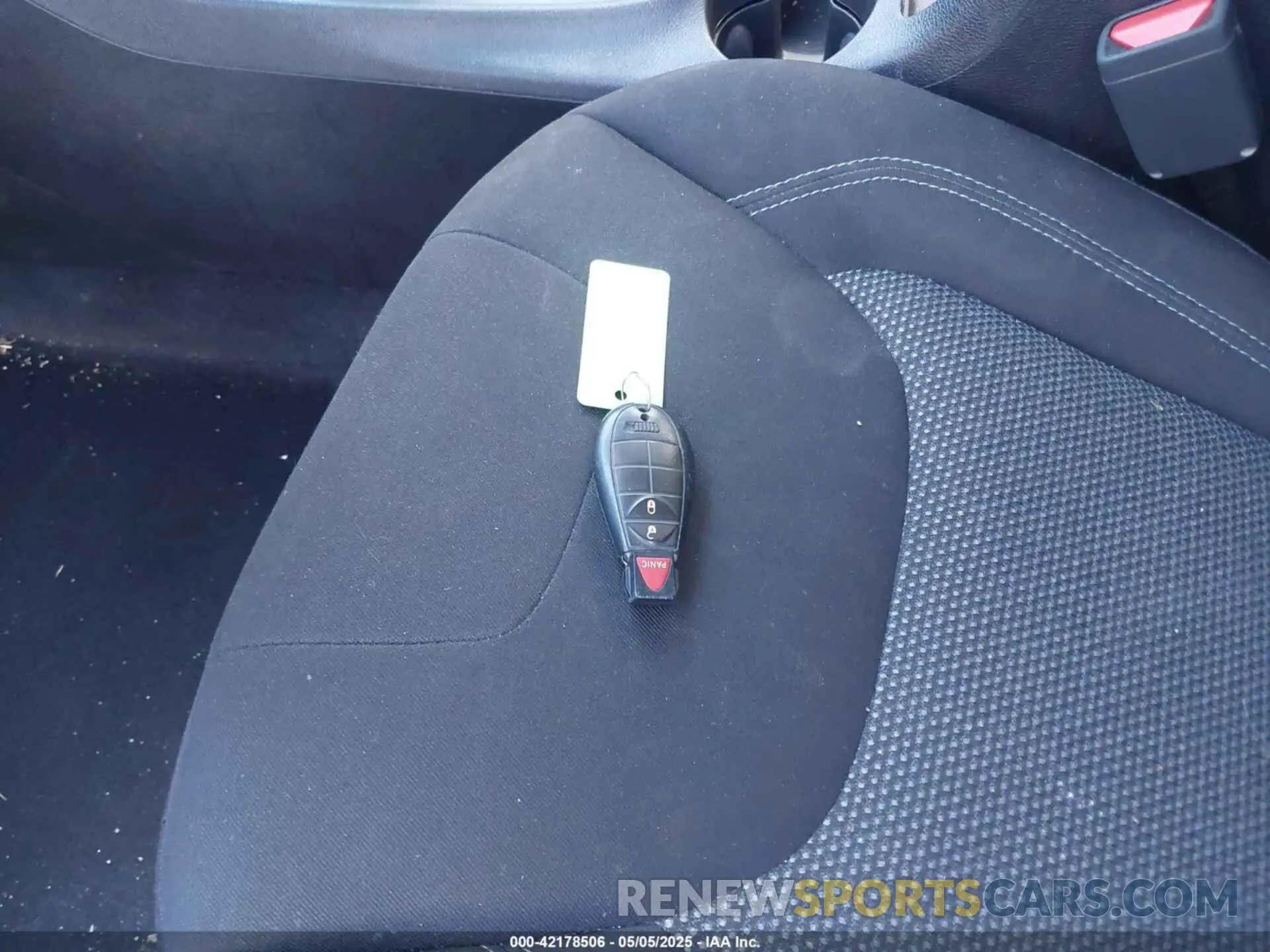 11 Photograph of a damaged car 1C4PJLCB3KD470027 JEEP CHEROKEE 2019
