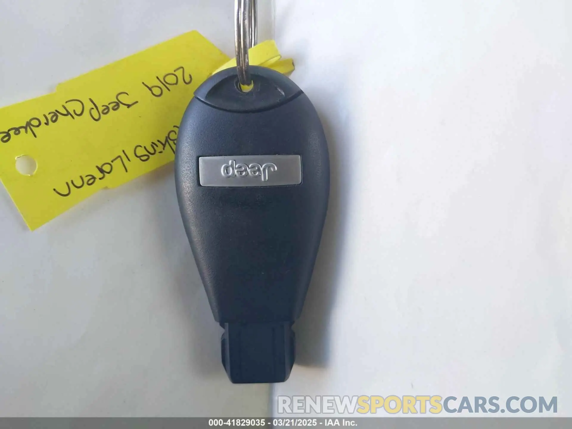 11 Photograph of a damaged car 1C4PJLCB4KD175809 JEEP CHEROKEE 2019