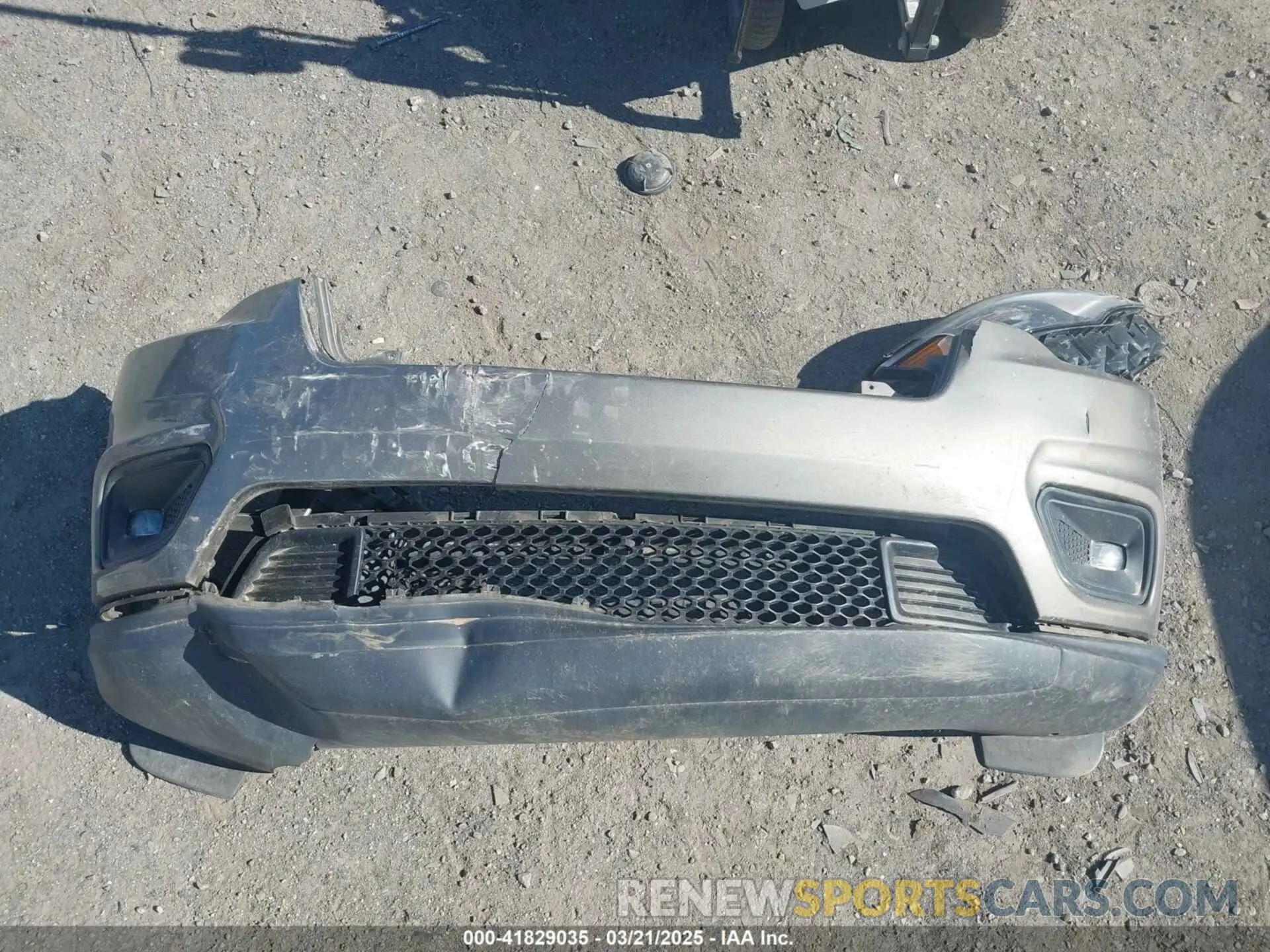 12 Photograph of a damaged car 1C4PJLCB4KD175809 JEEP CHEROKEE 2019