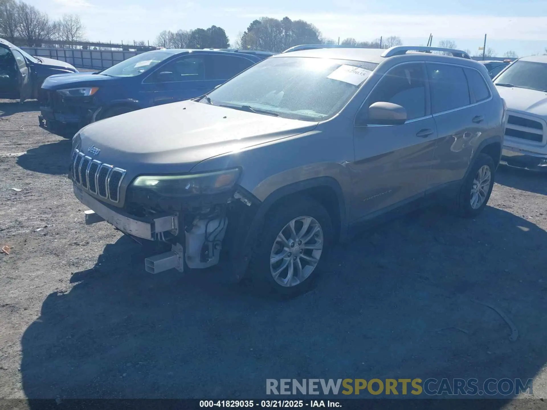 2 Photograph of a damaged car 1C4PJLCB4KD175809 JEEP CHEROKEE 2019