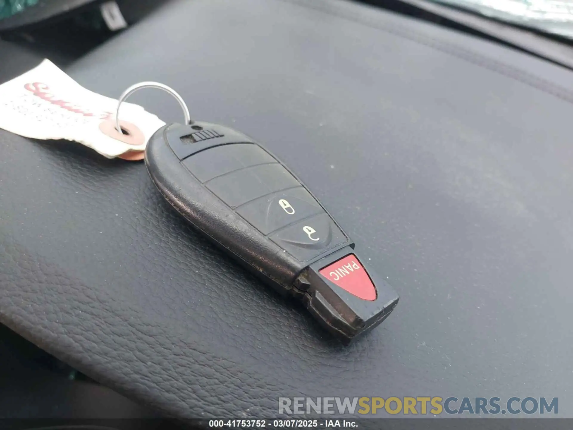11 Photograph of a damaged car 1C4PJLCB4KD222904 JEEP CHEROKEE 2019