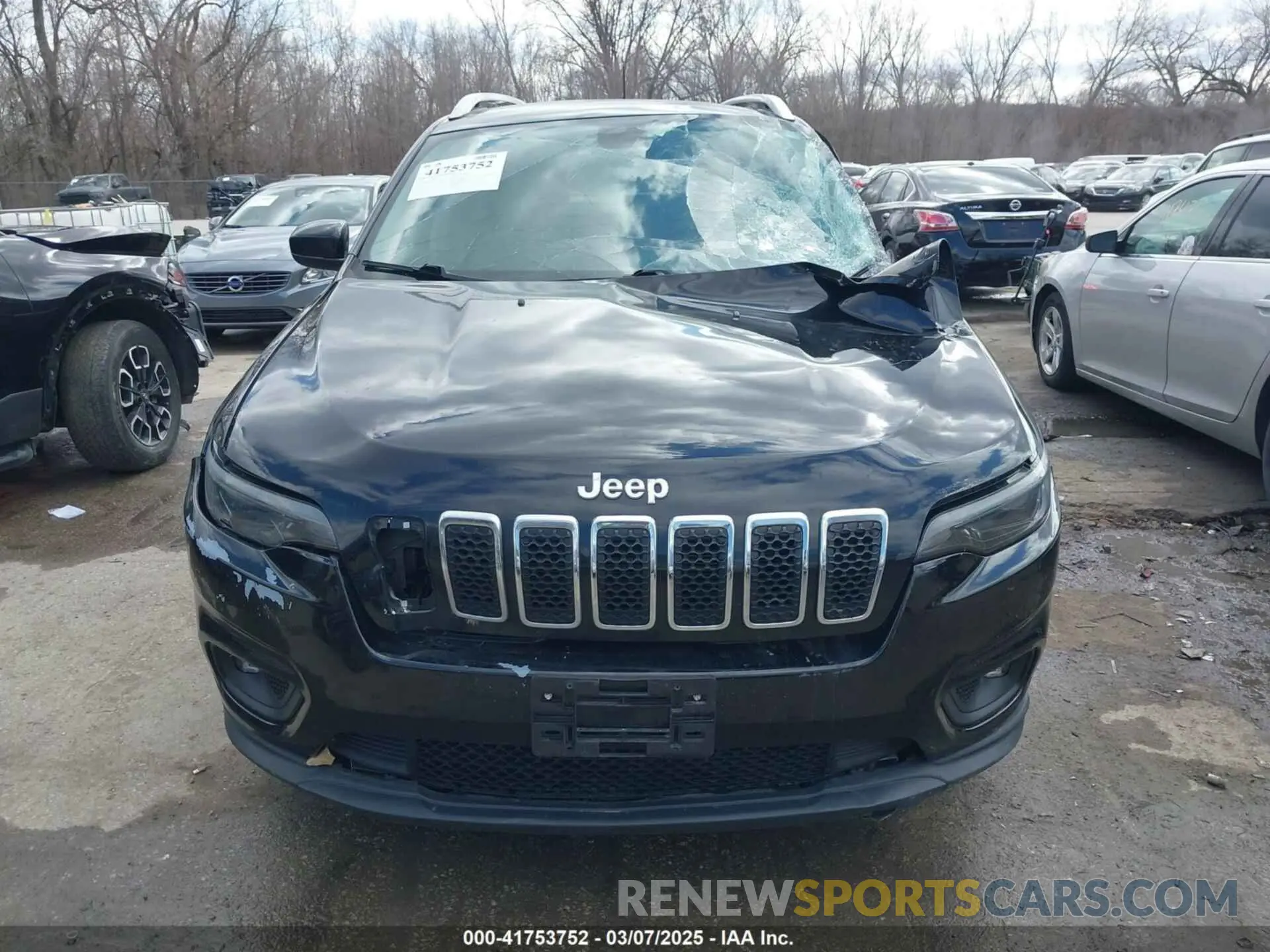 12 Photograph of a damaged car 1C4PJLCB4KD222904 JEEP CHEROKEE 2019