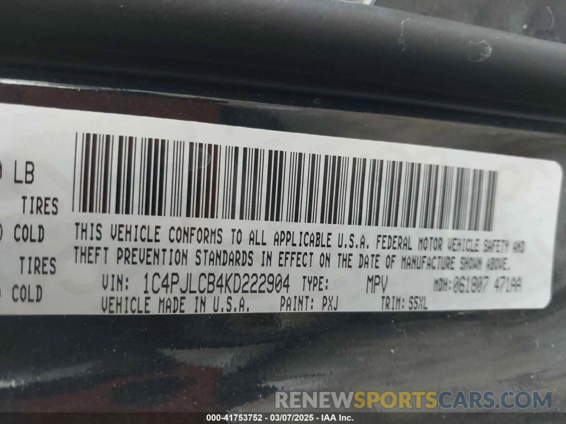 9 Photograph of a damaged car 1C4PJLCB4KD222904 JEEP CHEROKEE 2019
