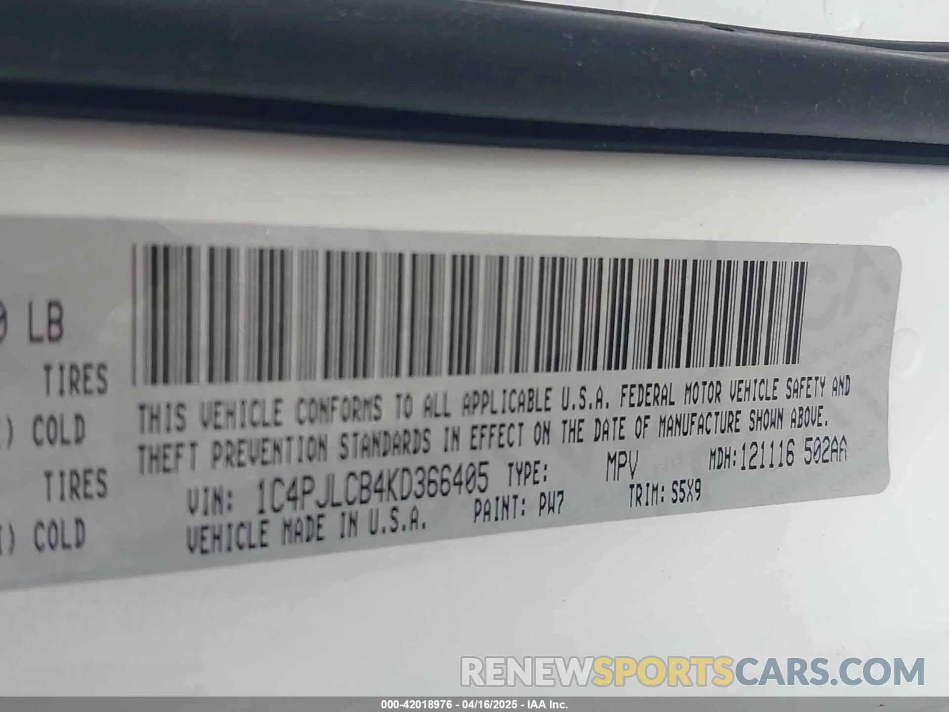 9 Photograph of a damaged car 1C4PJLCB4KD366405 JEEP CHEROKEE 2019