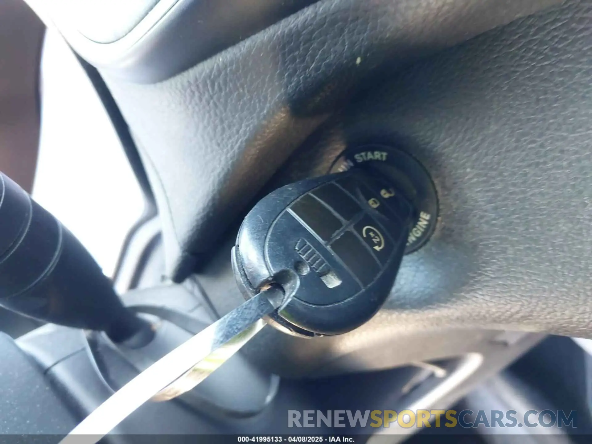 11 Photograph of a damaged car 1C4PJLCB5KD286448 JEEP CHEROKEE 2019